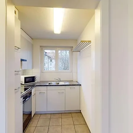 1 Bedroom Flat Center Near - D7 *