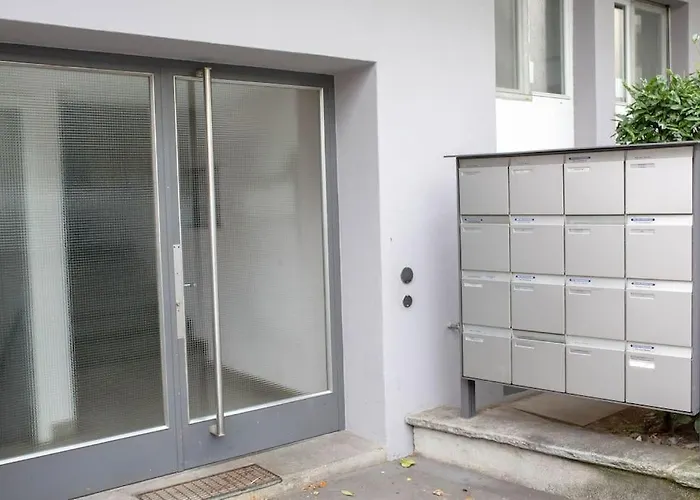 1 Bedroom Flat Center Near - D7