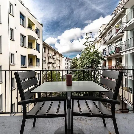 1 Bedroom Flat Center Near - D7